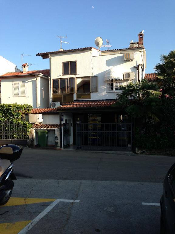 Apartments Oliva Porec Exterior photo